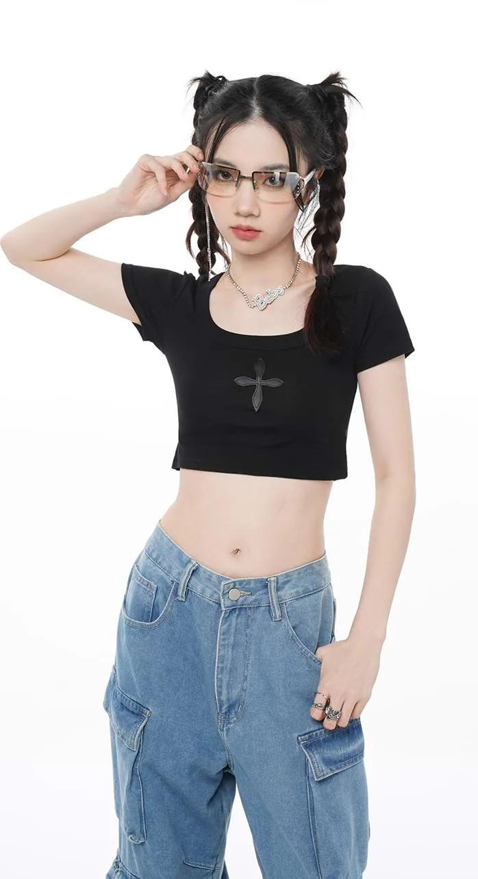 Cross Print Cropped Tee