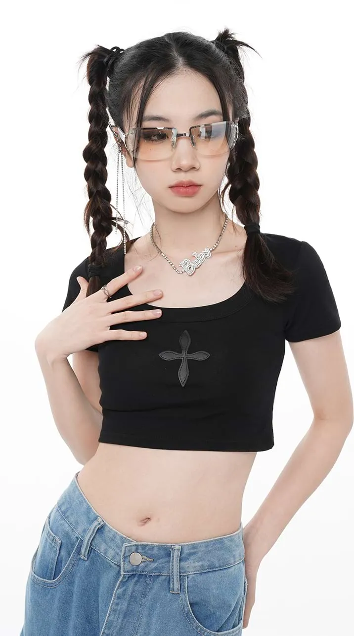 Cross Print Cropped Tee